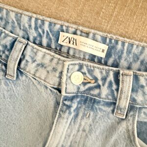 ZARA Light Wash High-Rise Women's Jeans